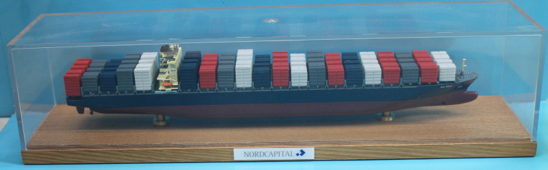 Containerschiff "E.R. Texas" Vollrumpf (1 St.) LIB 2006 in Vitrine von Conrad